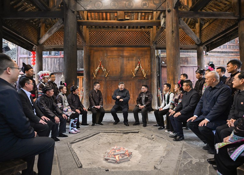 习近平在贵州2.jpg