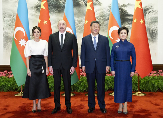 习近平同阿塞拜疆总统阿利耶夫会谈2.jpg